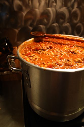 Big-Ass Pot of Chili--THIS LOOKS AND SOUNDS DELICIOUS!! Lots of tips and suggestions for a good pot of chili. Big Pot Of Chili, Best Chili Recipe For A Crowd, Chilli For A Crowd, Chili For A Crowd Recipe, Soup For A Crowd, Chili For A Crowd, Best Chili, Crock Pots, Best Chili Recipe