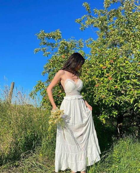 Ethereal Dress Aesthetic, Ethereal Dresses, Girly Fits, Softgirl Aesthetic, Spring Inspo, Dresses Aesthetic, Cottage Core Aesthetic, Senior Photoshoot, Spring Collection