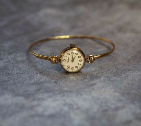 Ladies Bracelet Watch, Vintage Watches Women, Ladies Bracelet, Dope Jewelry, Jewelry Lookbook, Funky Jewelry, Girly Jewelry, Dream Jewelry, Pretty Jewellery