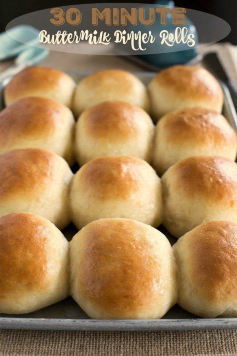 Buttermilk Dinner Rolls, Dinner Rolls Recipe Easy, Dinner Roll Recipe, Homemade Yeast Rolls, Pinky Girl, Dinner Roll, 2 Princess, Homemade Rolls, Easy Rolls