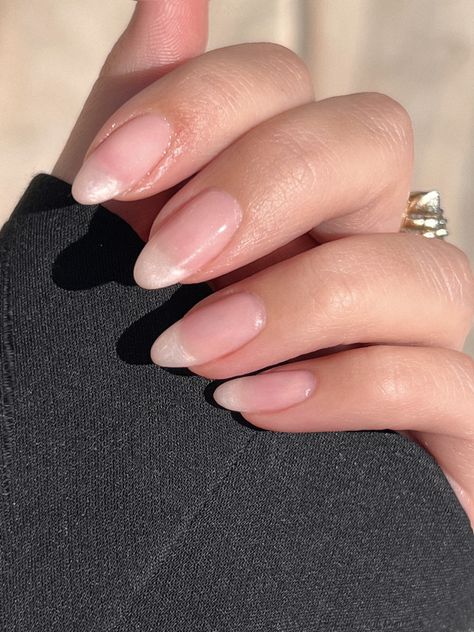 Mother Of Pearl French Tip Nails, Pear French Tip Nails, Creamy French Tip Nails, Opaque French Tip Nails, Translucent French Tip Nails, Classic Oval Nails, Naked French Tip Nails, Ivory French Tip Nails, American Tip Manicure