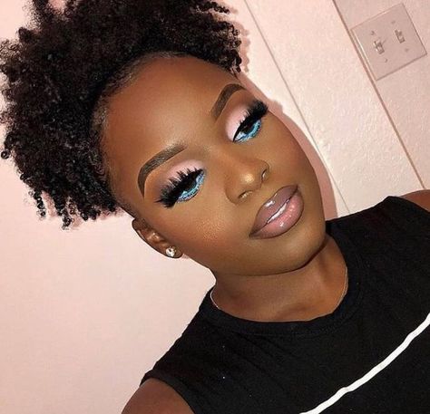 Makeup For WOC on Twitter: "Love a pop of color 😍 @ItsHotChiick… " Maquillage On Fleek, Soft Glam Makeup, Wedding Planners, Black Women Makeup, Makeup For Black Women, Dark Skin Makeup, Looks Black, Lashes Makeup, Flawless Makeup