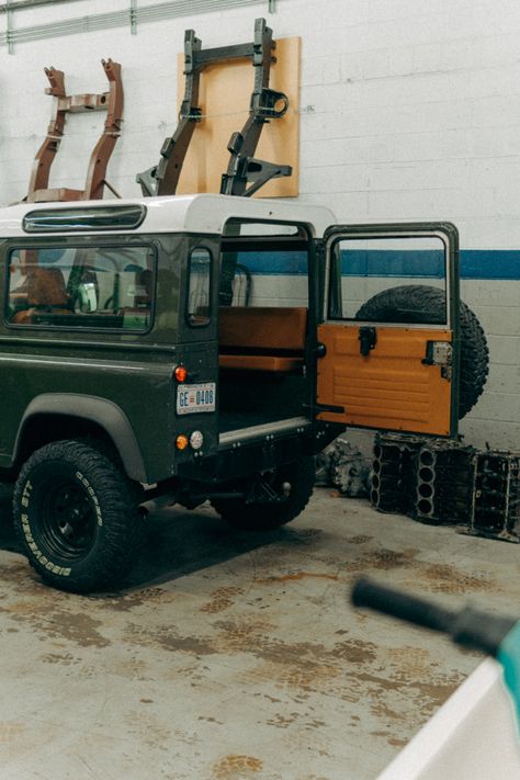 #Defender90 #landrover #landroverdefender Landrover Defender 90, British Green, Land Rover Defender 90, Defender 90, Land Rover Defender, Range Rover, Land Rover, Dream Cars, Range