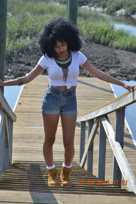 Cute   ☮ Timbaland Outfits Women, Outfits Con Botas Timberland, Timberland Outfits Women, Timberland Boots Outfit, Timberland Outfits, Natural Hair Transitioning, Ethnic Hairstyles, Game Dresses, Urban Wear