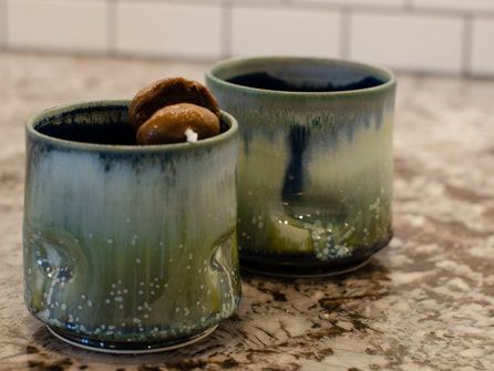 Whiskey/Wine Pottery Tumbler Cups Ceramic Whiskey Tumbler, Ceramic Whiskey Cups, Wine Pottery, Pottery Tumbler, Pottery Project Ideas, Whiskey Cups, Whiskey Tumbler, Functional Pottery, Ceramic Inspiration