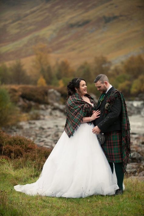 Scottish Wedding Aesthetic, Scottish Highlands Wedding, Scottish Themed Wedding, Jewish Christian Wedding, Scottish Wedding Ideas, Traditional Scottish Wedding, Scottish Aesthetic, Scottish Wedding Dresses, Scottish Wedding Themes