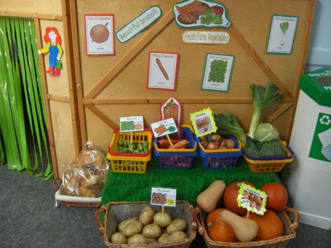 Farm Eyfs, Olivers Vegetables, Farm Display, Dramatic Play Themes, Role Play Areas, Play Corner, Farm Unit, Farm Preschool, Dramatic Play Area