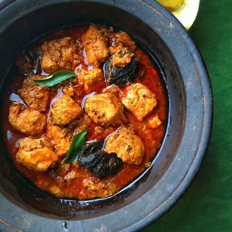 Kerala Red Fish Curry - The Familiar Kitchen Kerala Fish Curry, Fish Curry Recipe, Green Chili Peppers, Diced Green Chilies, Easy Indian Recipes, Kerala Food, Small Food Processor, Fish Curry, Cooking Spoon