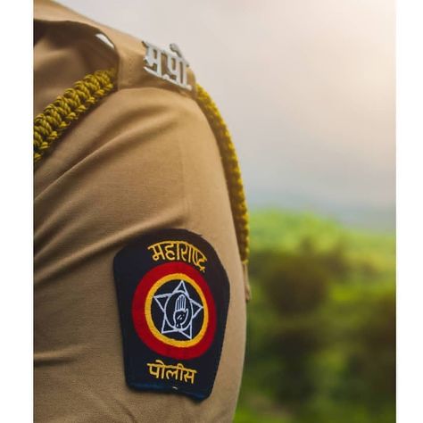 9,111 Likes, 12 Comments - MPSC Book | Mission MPSC (@mpsc_book) on Instagram: “Motivation 🌀 .................................................... 🎯 @mpsc_book 🎯 🎯 @mpsc_book 🎯…” Indian Police Photography, Ips Police Wallpaper, Police Photography, Black Sparkle Background, Indian Emblem Wallpaper, Maharashtra Police, Indian Police Service, Indian Police, Indian Army Special Forces