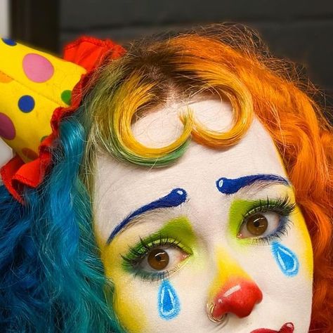 🌈Shan Sunshine🤡 on Instagram Clowncore Hairstyles, Rainbow Clown Makeup, Clowncore Makeup, Rainbow Clown, Clowncore Aesthetic, Clown Hair, Cute Clown Makeup, Clown Stuff, Funky Makeup