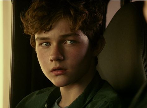 Levi Miller Aesthetic, Peter Pan Fanfiction, Billy Gilman, Levi Miller, Percy Jackson Fanfic, Lily James, Character Poses, Teenage Boys, Cute Actors