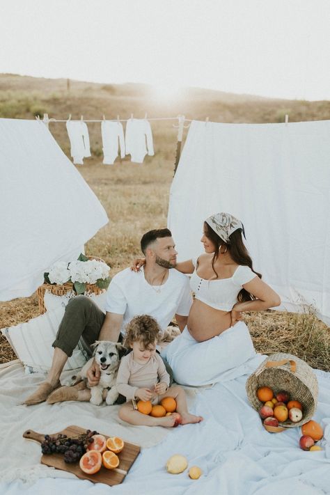 Italian Summer Vibes, Pregnancy Announcement Photoshoot, Maternity Photography Poses Outdoors, Baby Announcement Photoshoot, Maternity Photo Outfits, Maternity Photography Poses Pregnancy Pics, Maternity Photography Outdoors, Couple Pregnancy Photoshoot, Maternity Photoshoot Outfits