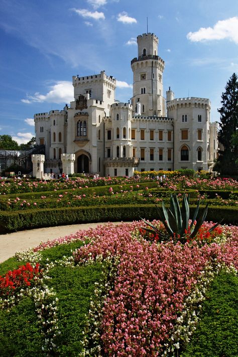 Hluboká Castle, South Bohemia, Czech Republic Beaux Arts Architecture, Castle Germany, Castle Mansion, Famous Castles, European Castles, Real Estat, Chateau France, Castle In The Sky, Castle House