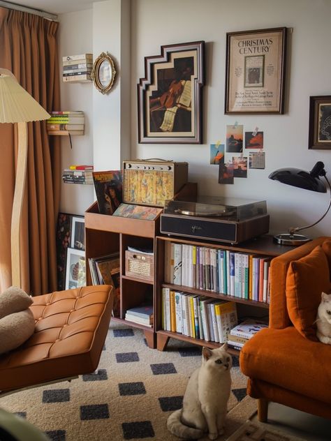 Record Nook Spaces, Colorful Reading Corner, 70s Reading Nook, Mid Century Reading Corner, Cozy Reading Corners Bedroom, Vinyl Corner Living Room, Music Nook In Living Room, Mcm Reading Nook, Cozy Mid Century Bedroom