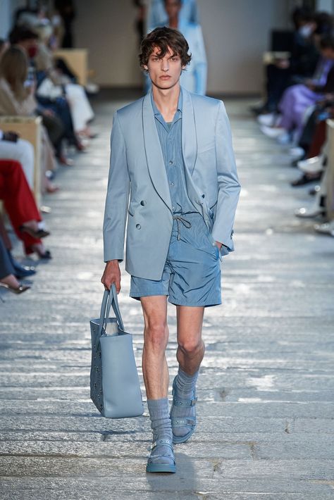 Mens Runway Fashion, Boss Woman, Boss Men, Menswear Runway, Smart Outfit, Classic Suit, Runway Looks, Vogue Paris, Sweet Dreams