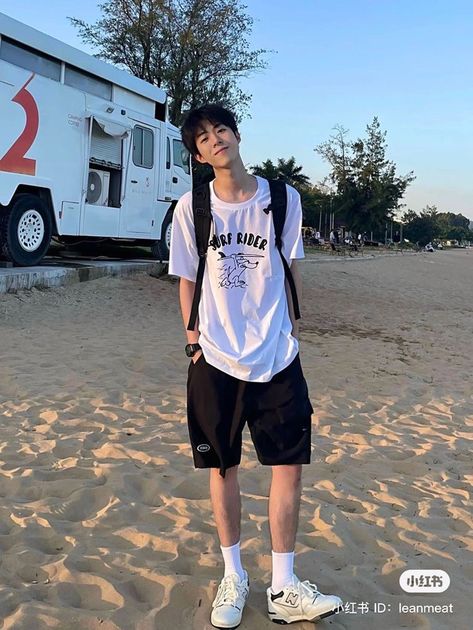 Asian Guy Summer Outfits, Asian Street Style Men Summer, Korean Outfit Men Summer, Eboy Aesthetic Outfits Men Summer, Summer Fits Asian Men, Asian Streetwear Men Summer, Acubi Fashion Men Summer, Asian Male Summer Outfits, Summer Korean Fits