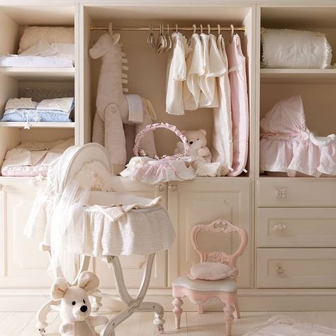 Coquette Baby Room, Old Money Nursery Aesthetic, Coquette Nursery, Swan Room, Luxury Baby Nursery, Nursery Pastel, French Nursery, Luxury Nursery, Newborn Room