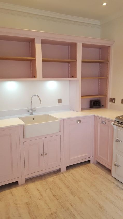 Pink Home Aesthetic, Pink Cabinets, Pink Kitchen Decor, Designer Kitchens, Pink House, Pink Kitchen, Kitchen Room Design, Pink Houses, Decoration Inspiration