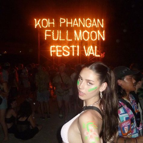 Full Moon Party Outfit Neon, Full Moon Party Aesthetic, Full Moon Party Ideas, Full Moon Party Outfit, Full Moon Outfit, Thailand Instagram Pictures, Thailand Full Moon Party, Vietnam Party, Thailand Pics