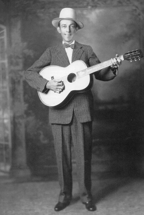 The Singing Brakeman, Jimmie Rodgers Ernest Tubb, Antique Violin, Jimmie Rodgers, Music Portrait, Music Corner, Country Musicians, Waylon Jennings, Bluegrass Music, Merle Haggard