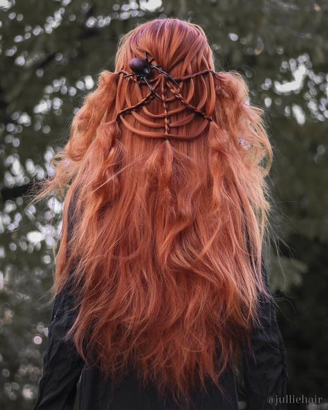 Halloween Hair Extensions, Halloween Avant Garde Hair, Halloween Wedding Hair, Halloween Hair Updos, Spooky Halloween Hairstyles, Halloween Hair Ideas For Women, Fun Halloween Hair, Halloween Hair Designs, Horror Hairstyles