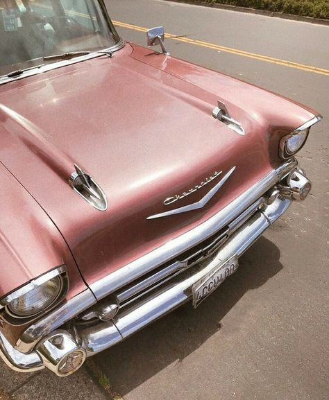 Rose Gold Aesthetic, Carros Vintage, Old Vintage Cars, Old Pink, Baby Pink Aesthetic, Gold Aesthetic, Pastel Pink Aesthetic, Classy Cars, Pink Car