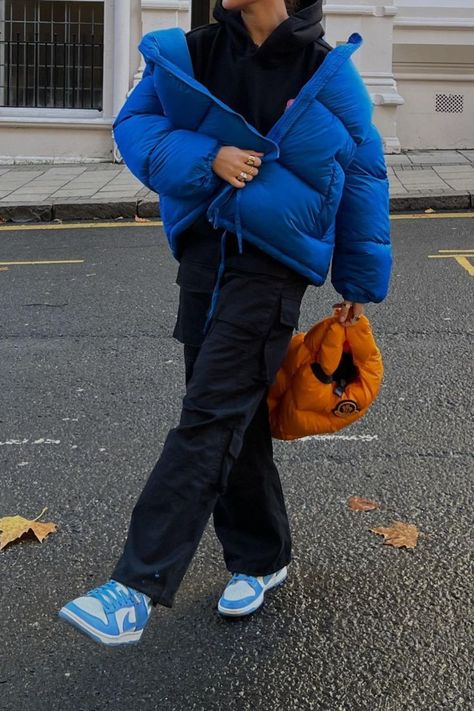 Photo: @lissyroddyy Aff Link* Style A Puffer Jacket, Blue Puffer Jacket Outfit, Blue Coat Outfit, Cold Outfit, Lunch Outfit, Puffer Jacket Outfit, Blue Puffer Jacket, Japan Outfit, Cold Summer