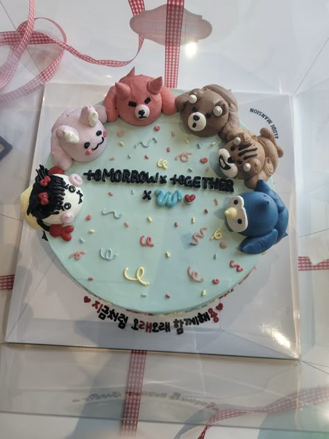 Txt Birthday Cake, Txt Cake, Txt Birthday, Txt Art, Kpop Diy, Cute Baking, Cake Inspo, Simple Birthday Cake, 19th Birthday