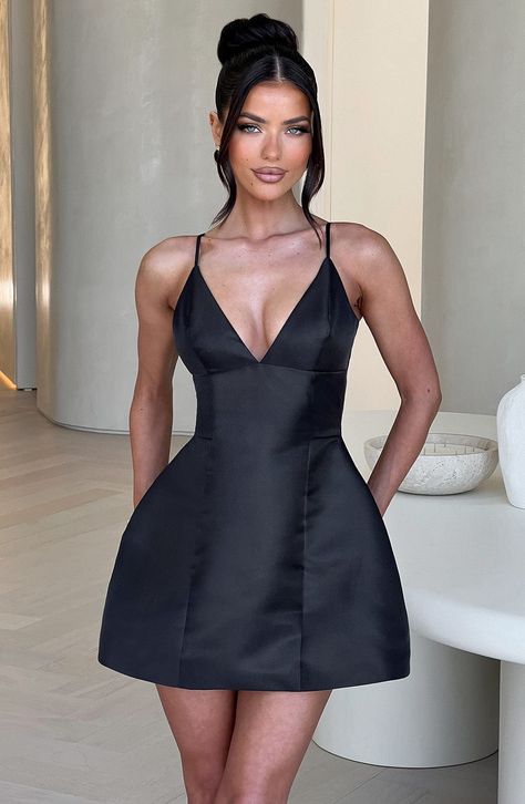 Nicole Mini Dress - Black Homecoming Dresses Corset, Midi Dress Wedding Guest, Sleek Hair, Dresses Flowy, Prom Inspo, Split Long Dress, Maxi Dress Sale, Sparkle Dress, Pointed Heels