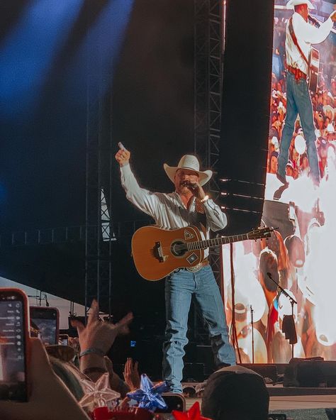 Country Artists Aesthetic, Cody Johnson Aesthetic, Cody Johnson Wallpaper, Cody Johnson Concert Outfit, Country Concert Aesthetic, County Aesthetic, Country Music Aesthetic, Cody Johnson Concert, 2024 Resolutions