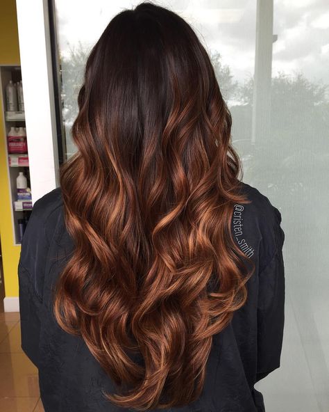 Chocolate Mocha Ombre Long Hair Auburn Balayage, Rambut Brunette, Chocolate Brown Hair Color, Brown Ombre Hair, Hair Color Caramel, Curly Weave Hairstyles, Chocolate Hair, Caramel Hair, Colored Curly Hair