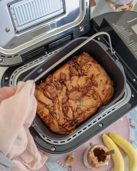 8 TIPS for using a Gluten Free Breadmaker and 2 RECIPES: Make it easy Gluten Free Breadmaker, Gluten Free Breadmaker Recipe, Gluten Free Bread Maker, Fructose Free Recipes, Gluten Free Banana Bread Recipe, Bread Making Machine, Gluten Free Bread Machine, Homemade Gluten Free Bread, Best Bread Machine