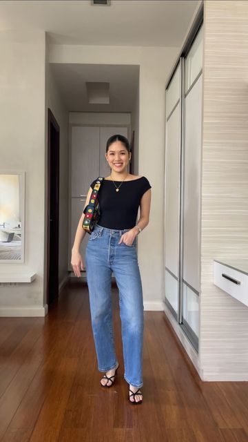 Chynna Beverly Lim on Instagram: "Get dressed with me 🫶 • Pajamas - @HM • Top - @zara - 3905 634 • Jeans - @levis_sea - Ribcage Straight Cut • Bag - @staud.clothing - Tommy Beaded Bag • Shoes - @pedroshoes_official #fashion #style #currentlywearing #dailyfashion #pinterest #aestheticfeed #beigemood #neutralpalette #softminimalism #cozyvibes #minimalarchive #simplebeyond #outfitboard #thevisualvogue #minimalstreetstyledaily #parisienne #parisianchic #pinterestinspo #minimalaesthetic #minimalmood #outfitboard #thevisualvogue #outfitofthedays #minimalstreetstyledaily #wearthisnext #trendyoutfit #sumstreetwear #currentlywearing #outfit #ootd" Staud Tommy Beaded Bag Outfit, Staud Tommy Bag Outfit, Straight Cut Jeans Outfit, Tommy Beaded Bag, Get Dressed With Me, Minimal Street Style, Straight Cut Jeans, Jeans Levis, Beaded Bag