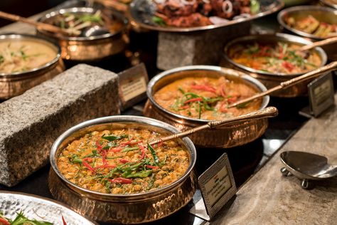 Irresistible Punjabi Wedding Menu That You Cannot Afford To Miss ⋆ The Stuff of Success Indian Food Wedding Buffet, Indian Buffet Wedding, Wedding Buffet Indian, Wedding Food Indian, Shaadi Food, Indian Food Buffet, Indian Wedding Catering, Buffet Decorations, Indian Wedding Food