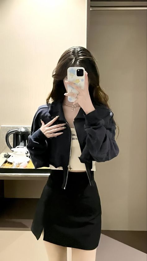 Ulzzang Outfit, Mirror Shot, Korean Casual Outfits, Fashionista Clothes, Best Outfits, Korean Fashion Trends, Korea Fashion, Kpop Fashion Outfits, Fashion Design Clothes