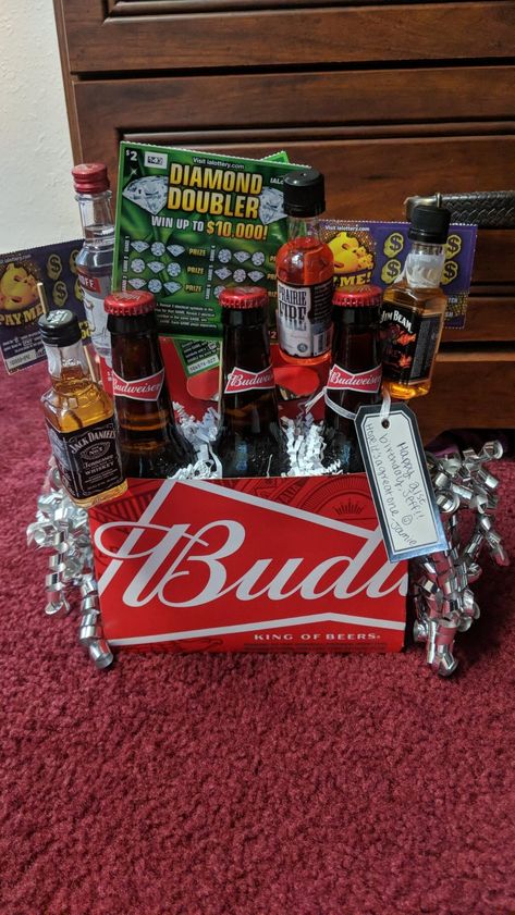 Beer Bottle Gift Ideas, How To Wrap Beer Bottles Gift Ideas, Budweiser Themed Birthday Party, Beer Tower Gift, Diy Gifts For Beer Lovers, 6 Pack Beer Gift Ideas, Beer Bucket Ideas Gift Baskets, Budlight Beer Gift Ideas, Birthday Beer Basket