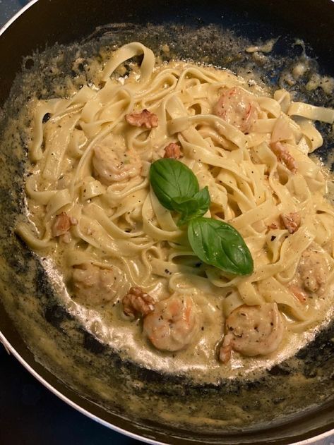 Shrimp Tagliatelle, Spaghetti With Shrimp, Tagliatelle Recipe, Shrimp Spaghetti, Recipe Shrimp, Spaghetti Sauce Recipe, Studying Food, Big Appetite, Delicious Pasta