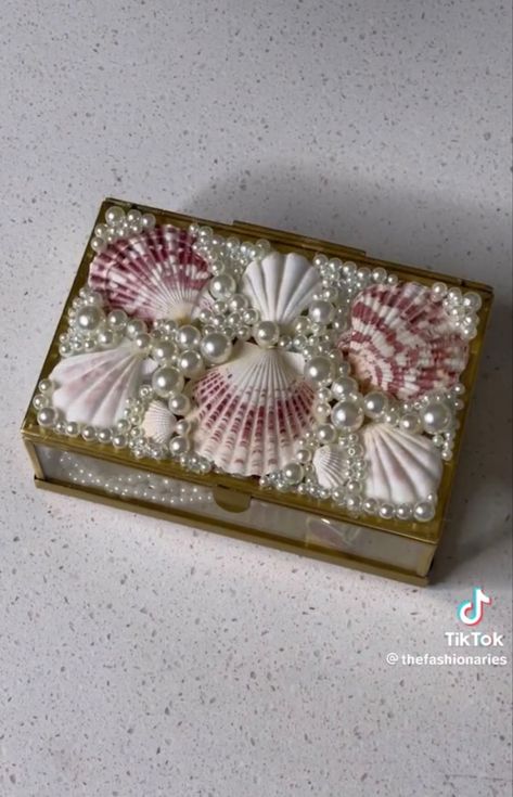 Bf Christmas, New Year Card Ideas, Olivia Jade, Art Coquillage, Box Craft, Bling Crafts, Shell Crafts Diy, Mermaid Aesthetic, Handmade Decor