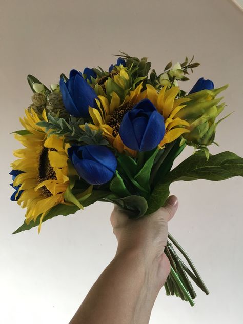 Tulip Bridal Bouquet, Bridal Bouquet Flowers, Sunflower Bouquets, Blue Tulips, Tulip Bouquet, Nothing But Flowers, Blue Bouquet, Yellow Wedding, Sunflower Wedding