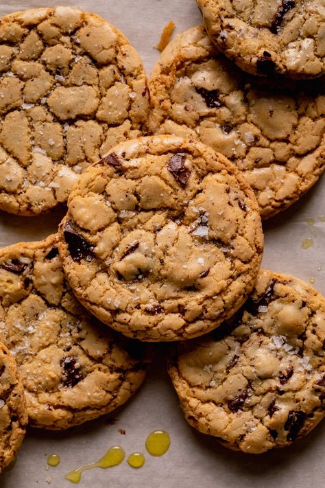 Olive Oil Chocolate Chip Cookies - Fanciful Eats Olive Oil Chocolate Chip Cookies, Oil Chocolate Chip Cookies, Oil Cookies, Olive Oil Cookies, Chill Time, Chocolate Eggs, Cookie Scoop, Baking Flour, Stand Mixer