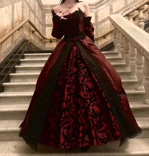 Red Masquerade Dress, Red Victorian Dress, Gothic Ball Gown, Black Victorian Dress, Dark Red Wedding, Goth Wedding Dresses, Gothic Victorian Dresses, Gothic Gowns, Victorian Era Dresses