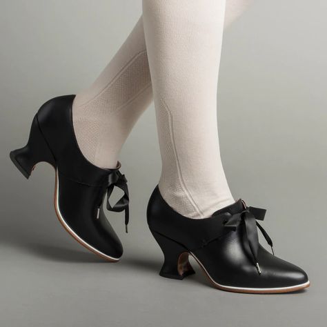 American Duchess: All Women's Shoes – tagged "In Stock, 8" 18th Century Shoes, Century Shoes, American Duchess, Camping Shoes, Dr Shoes, Oxford Brogues, Leather Cuts, Black Leather Shoes, Pompadour