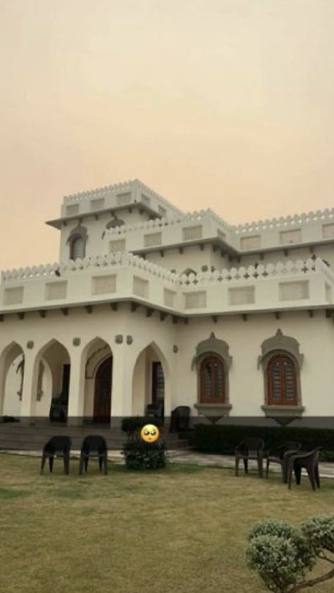 Kothi Design Punjab, Haveli Design Houses, Rajasthan Palace, Indian House Exterior Design, Elevation Ideas, New Hd Pic, Swag Wallpaper, Punjabi Culture, Indian Room Decor