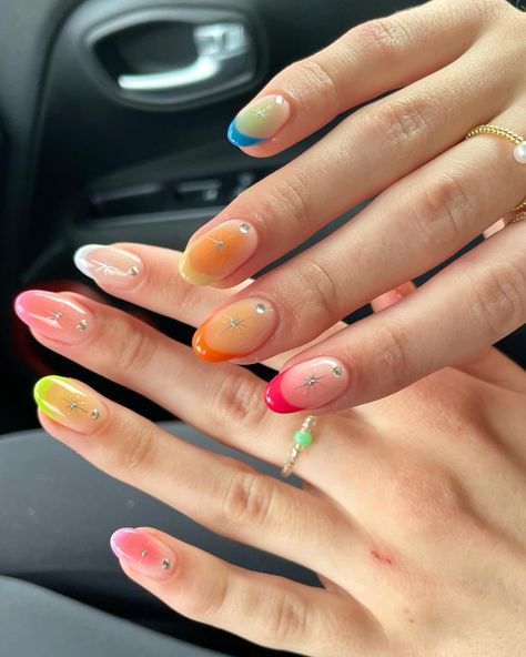 Cool Girl Summer Nails, Cool Nails 2024, Funky French Tips, 2024 Summer Nail Ideas, Cute Funky Nails Summer, Summer Funky Nails, Nails With Words, Nails Ideas Summer 2024, Gel X Summer Nails