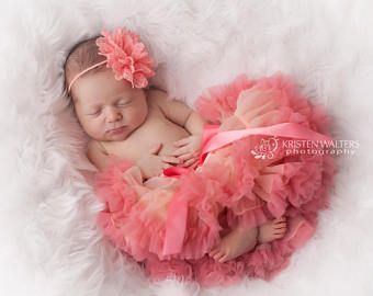 Baby First Outfit, Newborn Tutu, First Birthday Outfit Girl, Foto Newborn, First Birthday Outfit, Baby Poses, Newborn Baby Photos, Baby Tutu, Foto Baby