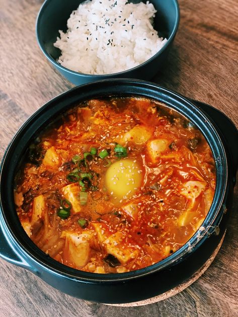 Kimchi Tofu Stew (10 Minute Dinner) - Tiffy Cooks Kimchi And Tofu Soup, Kimchi Tofu Ramen, Tofu Kimchi Soup, Kimchi Tofu Soup, Korean Kimchi Stew, Korean Tofu Stew, Kimchi Soup Recipe, Kimchi Stew Recipe, Tofu Kimchi