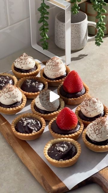 gail ng ✿ baking & desserts on Instagram: "mini chocolate ganache tarts 🍫 made in a muffin pan! buttery crust filled with rich chocolate ganache and topped with just about anything you like (whipped cream, fresh fruits, or just flaky salt). this is my fave way to make mini tarts without having to wash 20 tiny pans cause who has time for that 🙃

recipe linked in my bio as usual or search “mini chocolate tarts” on teakandthyme.com

#chocolatetart #holidaybaking #christmasbaking #baking" Dessert Tarts, Chocolate Tarts Mini, Chocolate Tarts, Chocolate Ganache Tart, Savory Tarts, Mini Tarts, Cream Fresh, Tart Filling, Tart Dessert