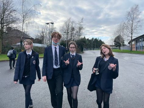 Boarding School Love Aesthetic, Aesthetic Private School Uniforms, British Uniforms School, Private Schools Aesthetics, Chilton Uniform Aesthetic, Private College Aesthetic, Aesthetic British School, Boarding School Friends Aesthetic, Rich Private School Aesthetic Uniform