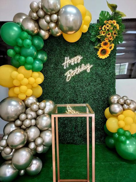 Yellow Baby Shower Decorations, Sunflower Party, Baby Shower Yellow, Yellow Balloons, Silver Balloon, Gold Balloons, Balloon Decorations Party, Colorful Party, 80th Birthday