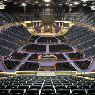 Lakewood Church  This is what the inside of the main sanctuary looks like when it is empty. Church Sanctuary, Church Design Architecture, Victoria Osteen, Church Building Design, Lakewood Church, Auditorium Design, Concert Stage Design, Church Interior Design, Church Interior